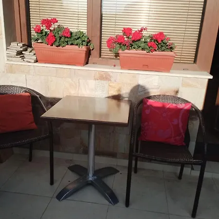 Predela 1 - 04 Near Lift דירה